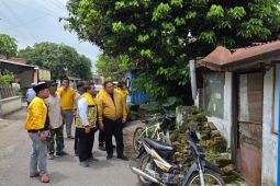 Anggota DPRD Jatim bantu perbaikan rumah warga di Kediri