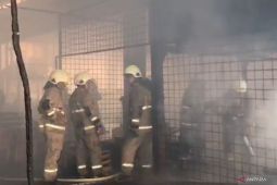 Ratusan kios di Pasar Induk Kramat Jati hangus terbakar