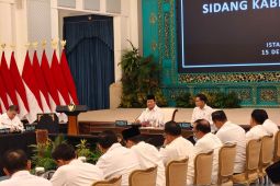 Pimpin sidang kabinet, Prabowo ingatkan menteri soal bencana banjir