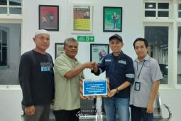 PT Timah bantu nelayan Bangka atasi pendangkalan alur kapal