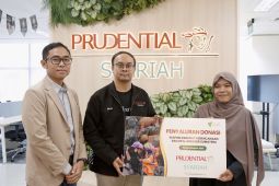 Prudential Syariah serahkan bantuan kepada 1.300 korban bencana di Aceh