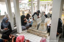 Biro DIY ziarah ke makam salah satu pendiri ANTARA Soemanang