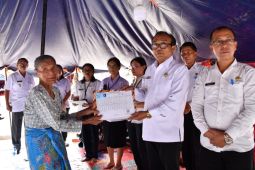 Pemkab Samosir kembali bantu korban kebakaran Sidaji, Wabup serahkan Admindukdan uang tunai