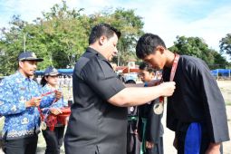 Pemkab Samosir peringati Hari Sumpah Pemuda, Bupati serahkan penghargaan kepada atlet berprestasi