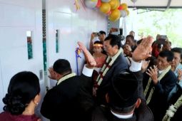 Bupati Samosir dampingi Ketua DEN Luhut Panjaitan resmikan Sopo godang (Mamre) HKBP Nainggolan