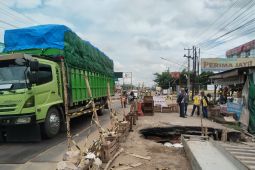 Polisi Banyuasin rekayasa lalu lintas respons jalan amblas di KM 13 Lintas Timur Sumatera