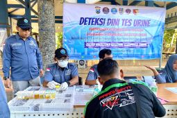 BNNK Tuban tes urine sopir angkutan jelang Nataru