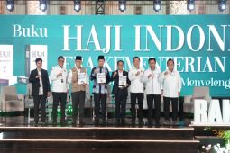 Pamitan, Ditjen PHU persembahkan Buku Memori Kolektif 75 Tahun Kemenag Kelola Haji