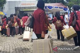 Ratusan penumpang padati Pelabuhan Pangkalbalam jelang Nataru