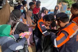 Relawan Bea Cukai layani pemeriksaan kesehatan korban bencana Aceh