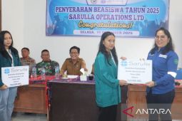 SOL serahkan beasiswa untuk 76 mahasiswa Pahaejae dan Pahaejulu Taput