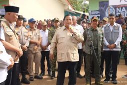 Prabowo sets one month goal to complete temporary housing