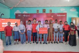 Telkomsel perkuat literasi digital SMA Negeri 6 Skouw Kota Jayapura