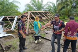 Satu rumah di Kotim ambruk dihantam angin kencang