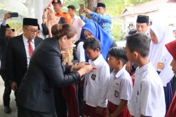 Donggala pastikan program seragam sekolah gratis tepat sasaran