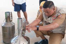 Jelang Nataru, Pemkab Kobar periksa keakuratan alat UTTP di SPBU