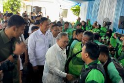 Indonesian govt offers 900 cheap food packages to online taxi drivers