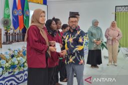 Universitas Muhammadiyah Papua Barat salurkan beasiswa KIP kuliah untuk 70 mahasiswa