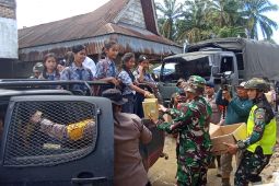 TNI salurkan susu dari Presiden penuhi gizi anak di Tapanuli Selatan