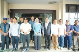 Bupati Garut mendukung peluasan industri untuk serap tenaga kerja