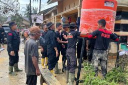Polri pasang 387 tandon air untuk warga terdampak bencana di Aceh