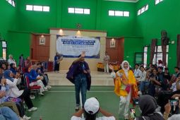 Universitas Nusantara PGRI Kediri manfaatkan AI untuk desain batik