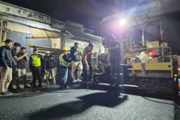 Bupati Garut tinjau proyek jalan untuk memastikan sesuai spesifikasi