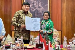 Bupati Bogor serahkan SK terkait tugas tambahan kepada 28 kepala puskesmas