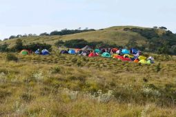 Balai TNGR turunkan puluhan petugas bersihkan kawasan Gunung Rinjani