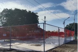 Lapangan futsal disiapkan di Pantai Ampenan Mataram