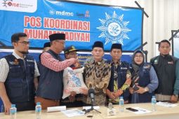 Muhammadiyah menyalurkan 30 ton beras bantuan NGO UEA ke masyarakat korban banjir