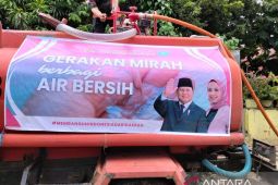 Senator Mirah Midadan Fahmid salurkan bantuan air bersih bagi korban banjir Bima