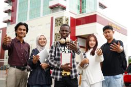 UMSURA buka 14 program beasiswa PMB 2026--2027