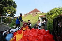 Ribuan paket sembako ucapan Hari Jadi Banyuwangi mulai didistribuskan