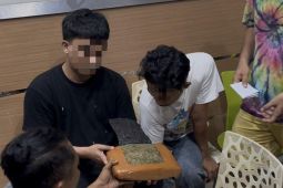 Polresta Kendari bekuk dua penyelundup ganja 1 kilogram di Mandonga