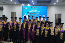 Kotabaru's DP3AP2KB graduates 107 senior citizens with S1, S2