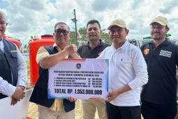 Wagub Kepri serahkan bantuan penanganan bencana di Aceh senilai Rp1,353 miliar