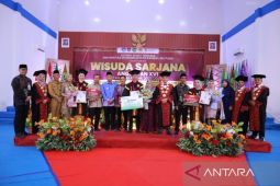 Wisuda 185 Sarjana, Rektor Unmuh Babel tekankan alumni jadi pribadi bermakna