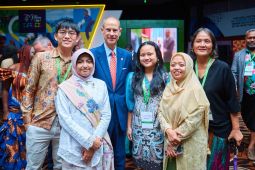 Delegasi Indonesia Fabya Najwa, bertemu Pangeran Inggris lewat karya tulis