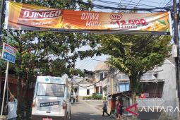 Bapenda Cianjur menertibkan 45 papan reklame melanggar aturan