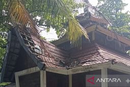 Fasilitas Wisata Pariaman rusak akibat bencana Hidrometeorologi