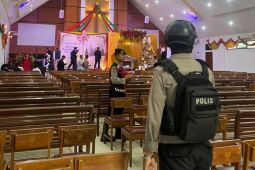 Polres Garut sterilisasi gereja ciptakan kenyamanan menjelang Natal