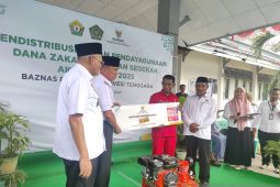 Gubernur Sultra salurkan ZIS Baznas kepada 113 warga penerima manfaat