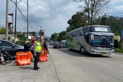 Polres Garut mulai urai kepadatan arus kendaraan di jalur nasional