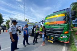 Polres Lamongan atur operasional truk barang antisipasi arus Nataru