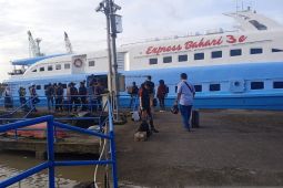 Arus penumpang libur Nataru di pelabuhan Tanjungpandan capai 2.335 orang