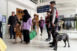 Daop 8 bersama K9 Polda Jatim tingkatkan pengamanan pada Nataru