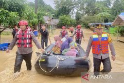 Ratusan warga terdampak banjir bandang di Balangan Kalsel dievakuasi