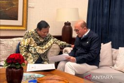 Prabowo menerima laporan Rosan soal hunian untuk pengungsi di Sumatera