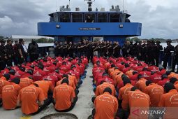 Indonesia transfers nearly 1,900 high-risk inmates to Nusakambangan